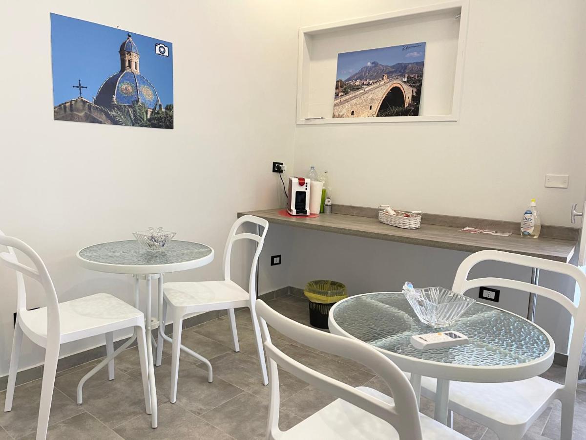 B&B Antichi Cortili Termini Imerese Extérieur photo